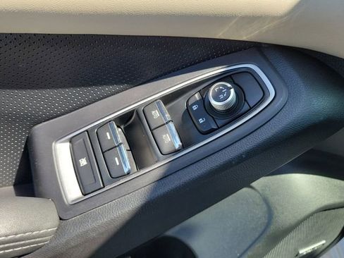 Used 2022 Subaru Ascent Limited w/ Technology Package image 24