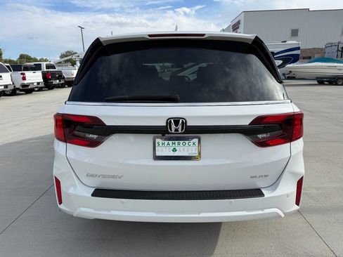 Used 2026 Honda Odyssey Elite image 4