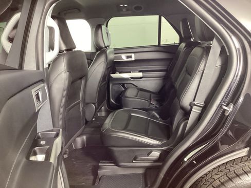 Certified 2023 Ford Explorer XLT w/ Equipment Group 202A AWD/4WD image 15