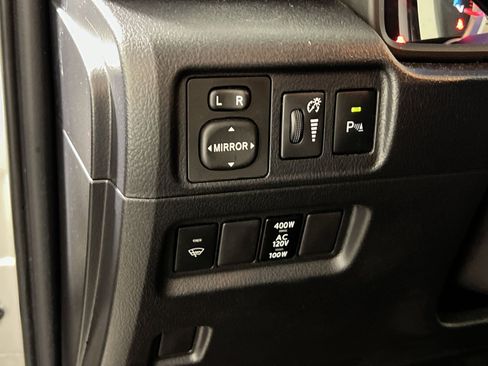 Used 2016 Toyota 4Runner Limited AWD/4WD image 28