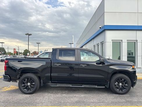 Used 2019 Chevrolet Silverado 1500 Custom w/ Custom Value Package RWD image 12