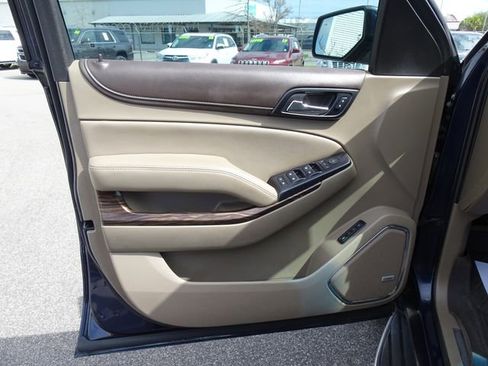 Used 2017 GMC Yukon XL SLT w/ Open Road Package image 12