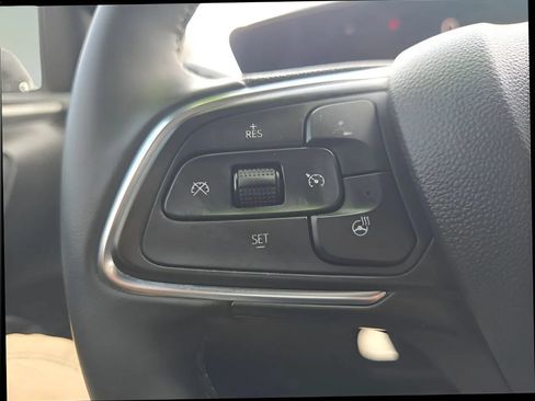 Used 2024 Buick Envista Sport Touring w/ Convenience I Package FWD image 23