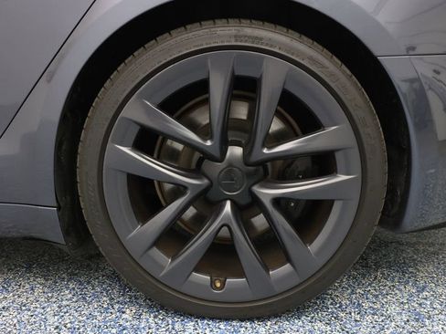 Used 2021 Tesla Model S Plaid image 6