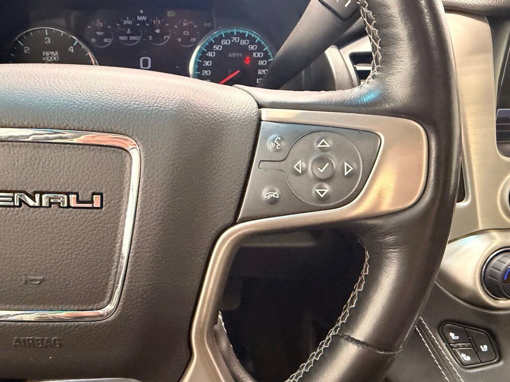 Used 2020 GMC Yukon Denali w/ Denali Premium Package AWD/4WD image 37