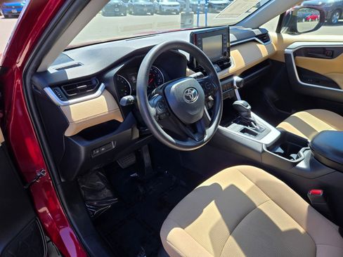 Used 2021 Toyota RAV4 LE FWD image 16