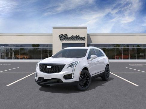 New 2026 Cadillac XT5 Luxury w/ LPO, ONYX Package image 8