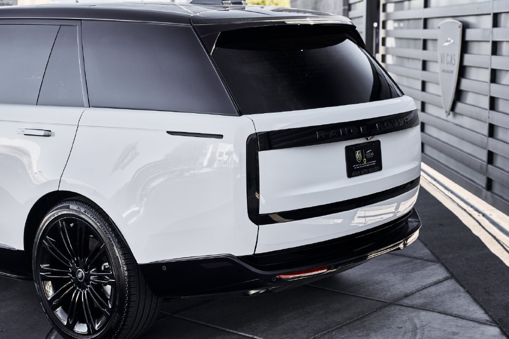Used 2025 Land Rover Range Rover Long Wheelbase SE AWD/4WD image 8