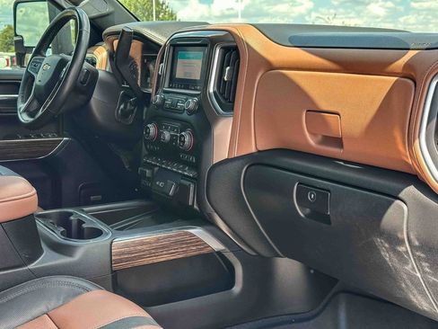 Used 2020 Chevrolet Silverado 2500 High Country w/ Z71 Off-Road Package AWD/4WD image 23