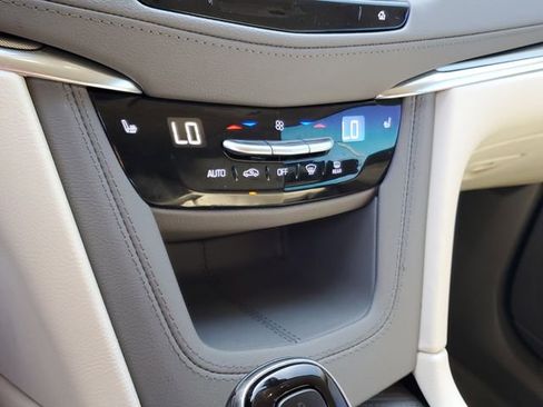 Used 2022 Cadillac XT5 Premium Luxury image 22