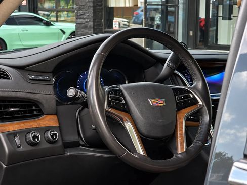 Used 2019 Cadillac Escalade Luxury AWD/4WD image 18