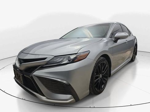 Used 2022 Toyota Camry XSE FWD image 10