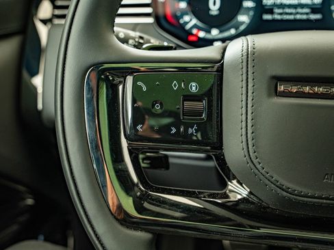 New 2026 Land Rover Range Rover SV AWD/4WD image 19