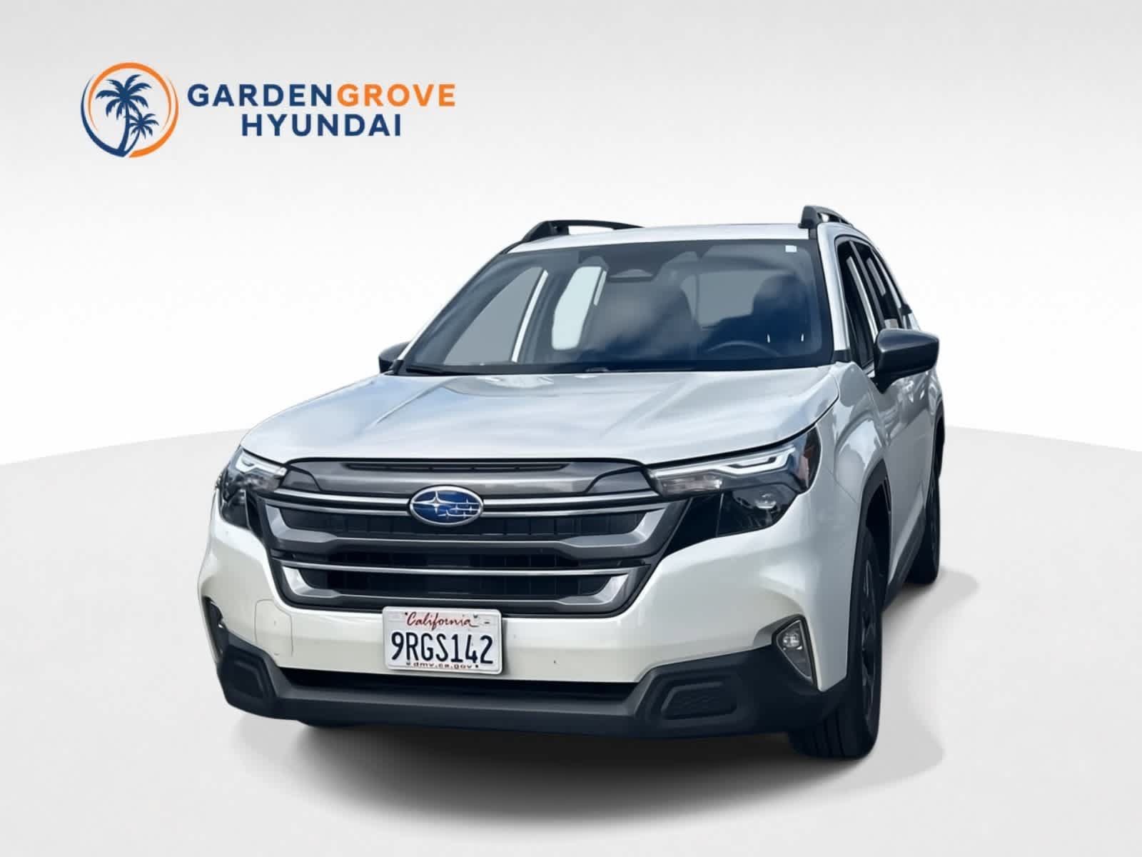 Used 2025 Subaru Forester Premium AWD/4WD image 1