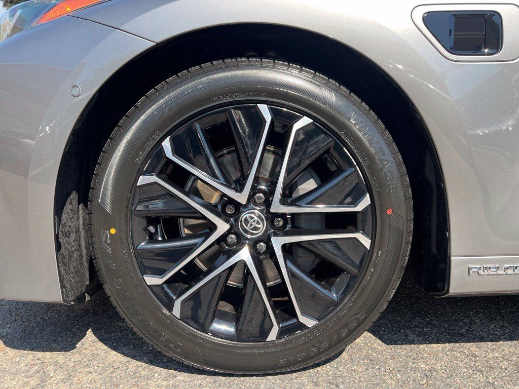 Certified 2022 Toyota Mirai w/ Toyota Teammate Package RWD image 9