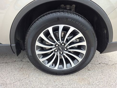 Used 2023 Lincoln Aviator Reserve w/ Equipment Group 201A image 14