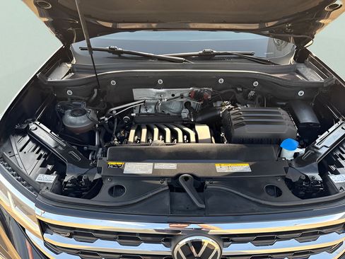 Used 2021 Volkswagen Atlas Cross Sport SEL R-Line w/ Cross Sport MDO Package FWD image 28