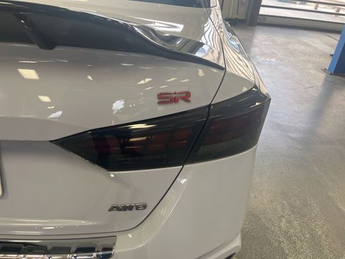 Used 2023 Nissan Altima 2.5 SR w/ SR Premium Package image 8