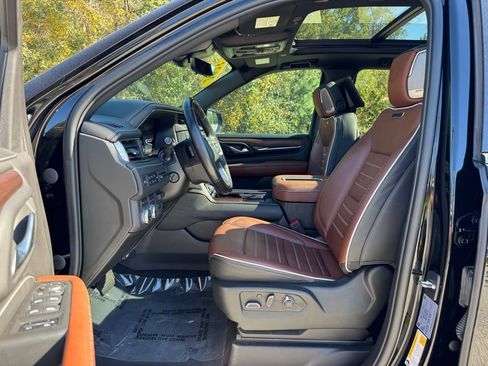 Used 2023 GMC Yukon XL Denali Ultimate image 25