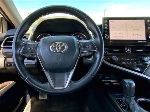 Used 2022 Toyota Camry XSE FWD image 6