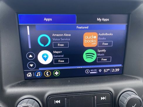 Used 2024 GMC Terrain SLT image 15