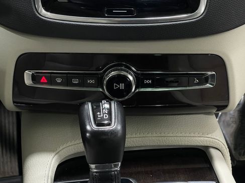 Used 2019 Volvo XC90 T6 Momentum image 26