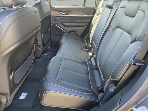 New 2026 Jeep Grand Cherokee Limited w/ Trailer Tow Package image 8