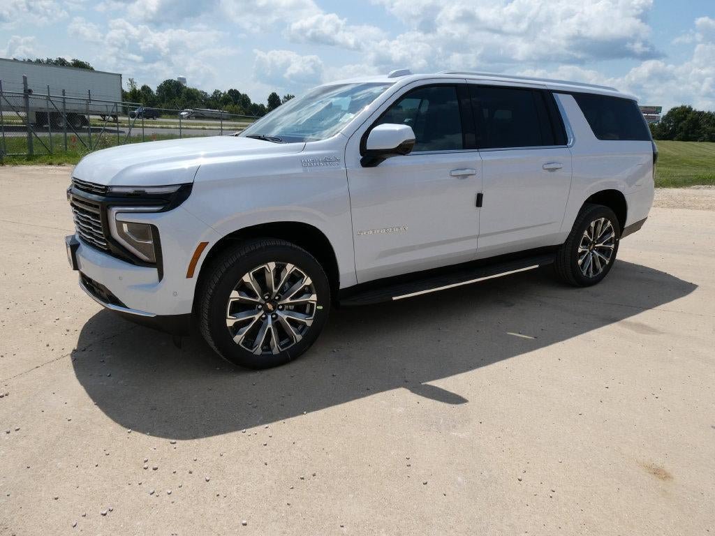 New 2026 Chevrolet Suburban High Country w/ Sun And Tow Package AWD/4WD image 8