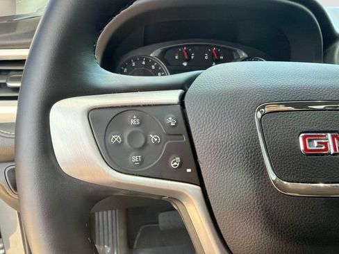 Used 2023 GMC Acadia SLT w/ Preferred Package FWD image 31