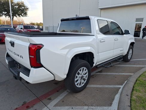 Used 2025 Toyota Tacoma SR5 image 6