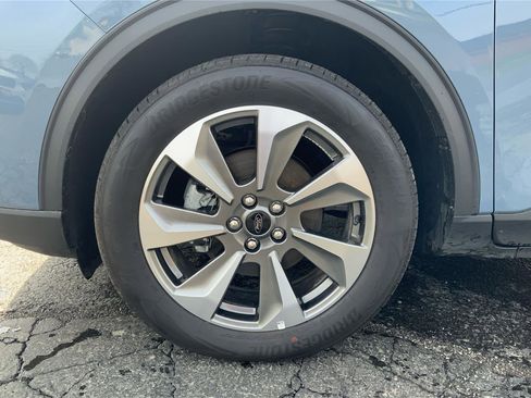 Used 2025 Ford Escape Platinum image 24