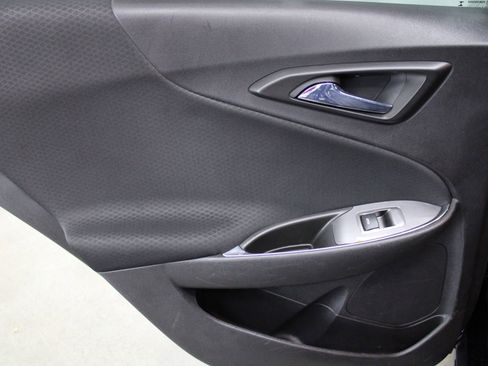 Used 2018 Chevrolet Malibu LT image 17