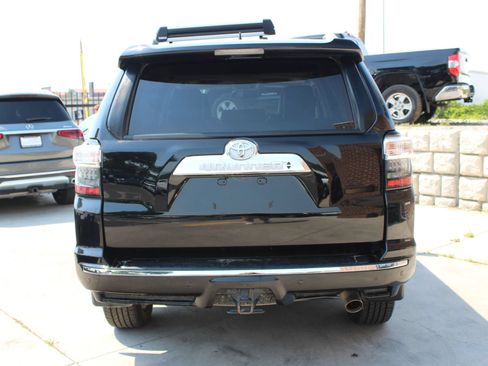 Used 2018 Toyota 4Runner Limited AWD/4WD image 9