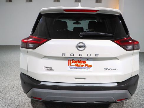 Used 2021 Nissan Rogue SV AWD/4WD image 8