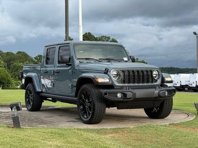 Used 2025 Jeep Gladiator Sport