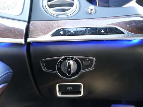 Used 2018 Mercedes-Benz S 560 4MATIC Sedan w/ Premium Package image 42