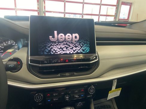 New 2026 Jeep Compass Limited image 32