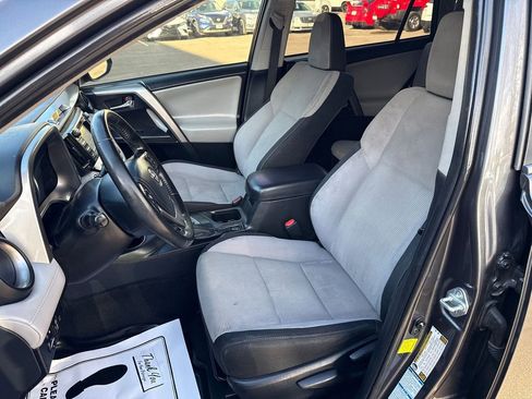 Used 2018 Toyota RAV4 XLE image 16