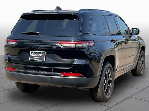 Used 2024 Jeep Grand Cherokee Altitude AWD/4WD image 13