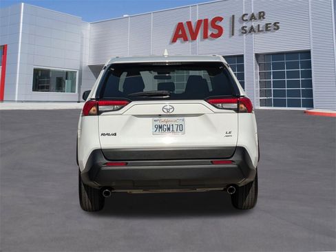 Used 2024 Toyota RAV4 LE image 7
