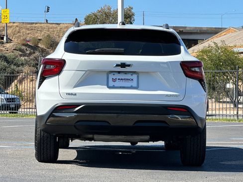 Used 2024 Chevrolet Trax ACTIV w/ Driver Confidence Package FWD image 4