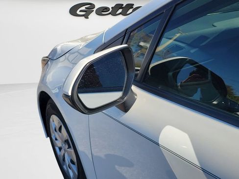 Used 2022 Toyota Corolla L image 11