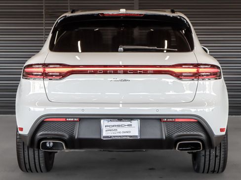 Certified 2024 Porsche Macan AWD/4WD image 9