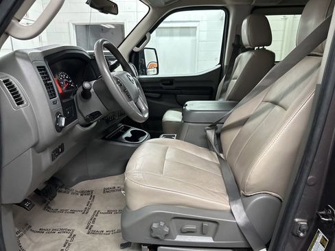Used 2015 Nissan NV 3500 SL w/ Technology Package RWD image 19