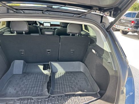 Used 2022 Lincoln Corsair Reserve w/ Equipment Group 201A image 32