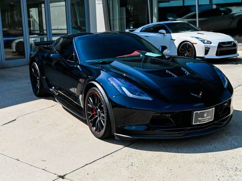 Used 2019 Chevrolet Corvette Z06 RWD image 3
