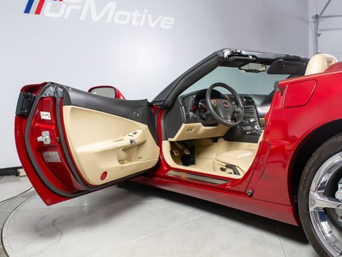 Used 2010 Chevrolet Corvette Grand Sport w/ Preferred Equipment Group RWD image 29