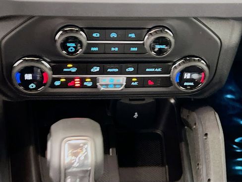 New 2025 Ford Bronco Badlands image 9