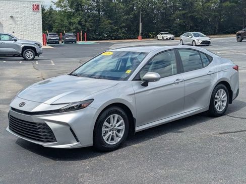 Used 2026 Toyota Camry LE FWD image 3