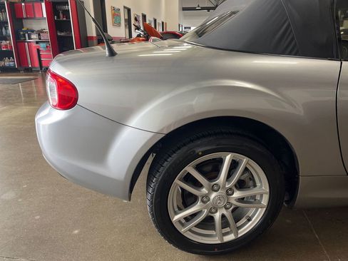 Used 2011 MAZDA MX-5 Miata Sport image 43